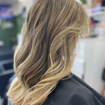 Elegant Salon - Highlights by Hanna - Hair Salons Near Me - Torrance, California Elegant Salon - Highlights by Hanna - Hair Salons Near Me - Torrance, California