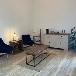 Growing Roots Chiropractic - Growing Roots Chiropractic waiting room
