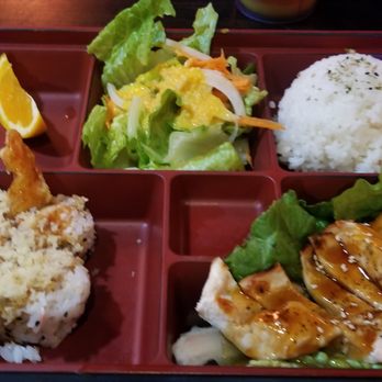 Momo Sushi - Sushi Bars Near Me - Henderson, Nevada Momo Sushi - Sushi Bars Near Me - Henderson, Nevada