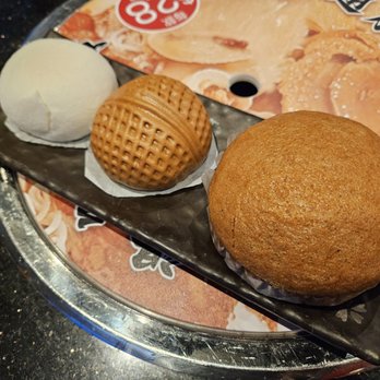Day & Night Angus Beef King Crab - Dessert Buns - Seafood Near Me - Toronto, Ontario Day & Night Angus Beef King Crab - Dessert Buns - Seafood Near Me - Toronto, Ontario