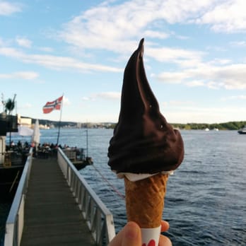 Aker Brygge - Chocolate dipped ice cream - Local Flavor Near Me - Oslo, 03