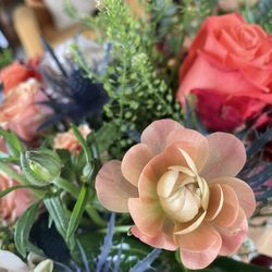 Chaffinville Floral Vintage & Gift - Beautiful arrangement of flowers
