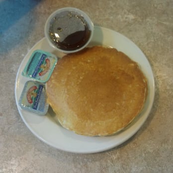 Chubby's Restaurant - Short stack of two pancakes - Breakfast & Brunch Near Me - Dallas, Texas