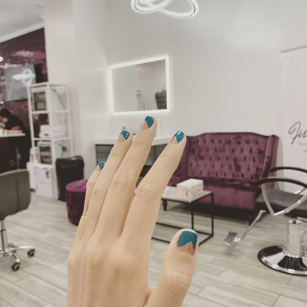 Fuchsia Beauty Lounge - Nail Salons Near Me - Jackson Heights, New York