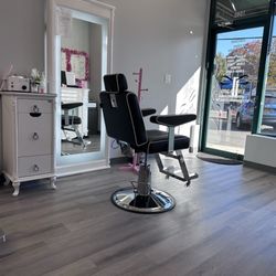 Babe Brows Lash Lounge By Liz - Inside