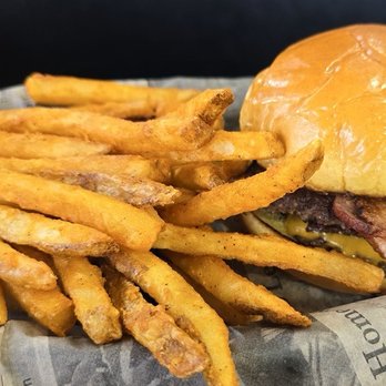 The Highlands South Kitchen - Bacon Smash Cheeseburger - Diners Near Me - Winchester, Ohio The Highlands South Kitchen - Bacon Smash Cheeseburger - Diners Near Me - Winchester, Ohio