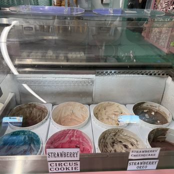 Mooos Creamery - Ice Cream & Frozen Yogurt Near Me - Yuma, Arizona Mooos Creamery - Ice Cream & Frozen Yogurt Near Me - Yuma, Arizona