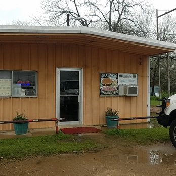 Taqueria Picante - a white truck parked in front of a taqueria - Mexican Near Me - Smithville, Texas Taqueria Picante - a white truck parked in front of a taqueria - Mexican Near Me - Smithville, Texas