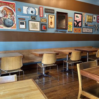 The Mud House - Inside - Coffee & Tea Near Me - Saint Louis, Missouri