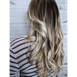 Salon Vivid