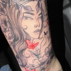 Resilience Tattoo Collective - Shops are supposed to professional, wtf is this. You guys suck. Devils_ink on instagram if you wanna see real work 