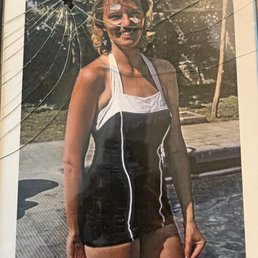 None of the glass-covered photos were protected or wrapped at all, and most of them cracked. None of the glass-covered photos were protected or wrapped at all, and most of them cracked.