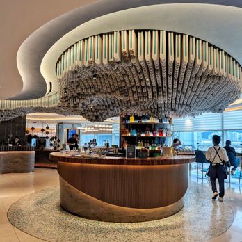 Kyra Lounge - Terminal 1 - Beautiful bar - Airport Lounges Near Me - Hong Kong, HK