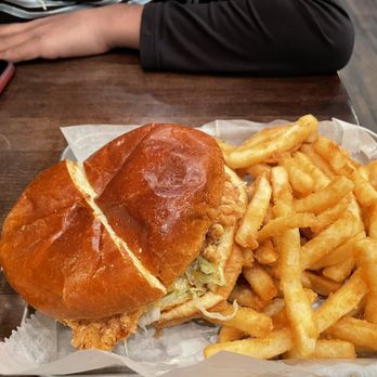 Bundoo Khan -Chicago - Zinger Burger Zinger Burger - Indian Near Me - Chicago, Illinois