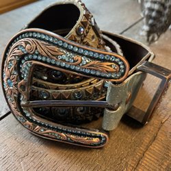 Country Woman - Bling, bling, and more bling!