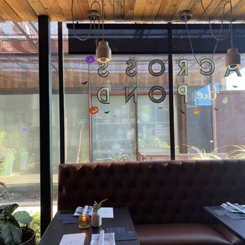 Across The Pond - Cocktail Bars Near Me - Phoenix, Arizona