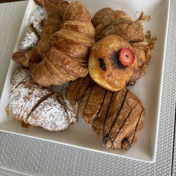 Breadologie Bakery - Combinations of the goods ready to serve - Bakeries Near Me - Granada Hills, California
