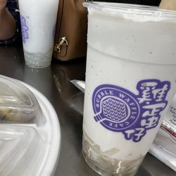 Bubble Waffle Cafe - Coconut lychee slush