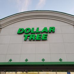 Dollar Tree - Entrance