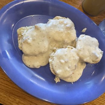 Averys Kitchen - Biscuits and sausage gravy - Breakfast & Brunch Near Me - New Braunfels, Texas