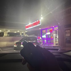 19 Street smoke shop - Entrance