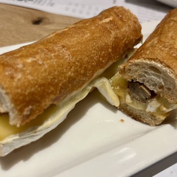 La Flauta - Flauta with Camembert, anchovies, mushrooms - Spanish Near Me - Barcelona, B La Flauta - Flauta with Camembert, anchovies, mushrooms - Spanish Near Me - Barcelona, B