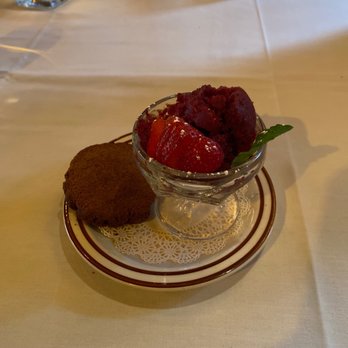Soule Domain - Raspberry Mango Sorbet w/a Ginger Snap - New American Near Me - Kings Beach, California