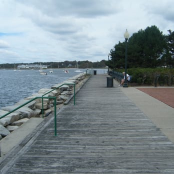 Independence Park - Boardwalk - Parks Near Me - Bristol, Rhode Island