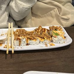 Queen Sushi & Asian Cuisine - Crunchy Volcano roll