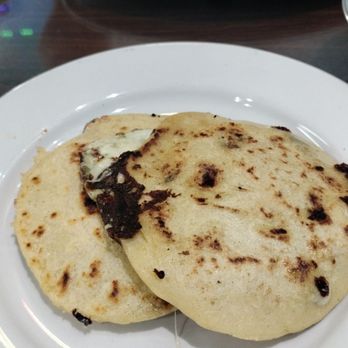 Pupuseria Restaurant Cuscatleco - Pupusas - Caribbean Near Me - Chicago, Illinois