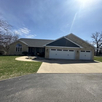 Evans Roofing Home Repair - New roof & siding - Roofing Near Me - Conroy, Iowa Evans Roofing Home Repair - New roof & siding - Roofing Near Me - Conroy, Iowa