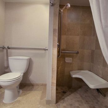 Hampton Inn Chesapeake-Greenbrier - Guest room bath - Hotels Near Me - Chesapeake, Virginia