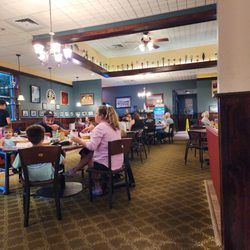 Cleveland Draft House - Garner - Family dining area