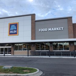 ALDI - Front of market