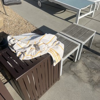 Del Marcos Hotel - Dirty towels and glasses left out - Hotels Near Me - Palm Springs, California