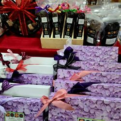 North Country Candy And Gifts - Excellent display items throughout the store.