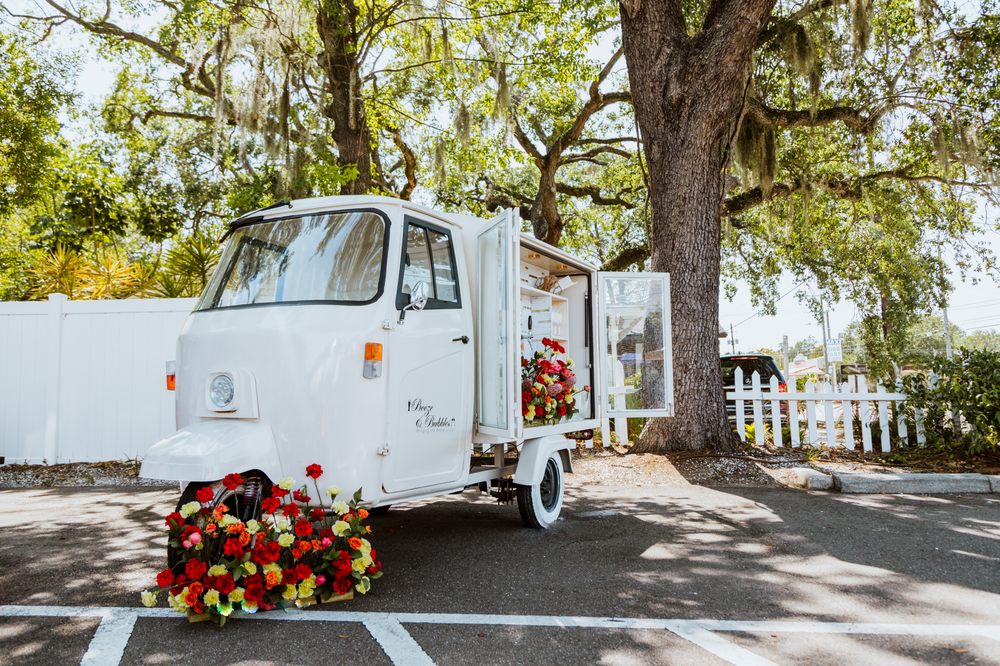 BOOZE & BUBBLES Updated September 2024 17 Photos Tampa, Florida