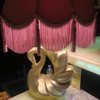 Joliet Restaurant and Bar - precious little swan lamp I want - Cafes Near Me - Playa Vista, California