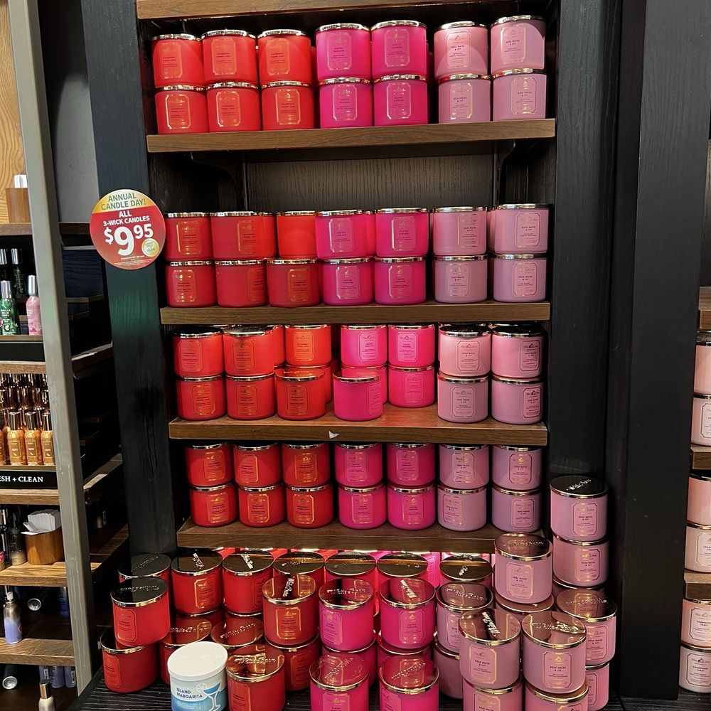 Bath & Body Works Ballwin, MO 63011 - Last Updated August