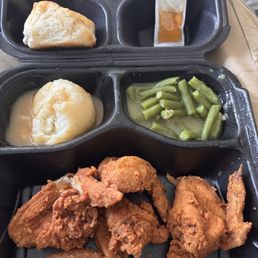 Chicken, green beans, mash/gravy and biscuit Chicken, green beans, mash/gravy and biscuit