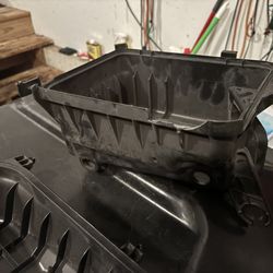 Meineke Car Care Center - Broken filter box