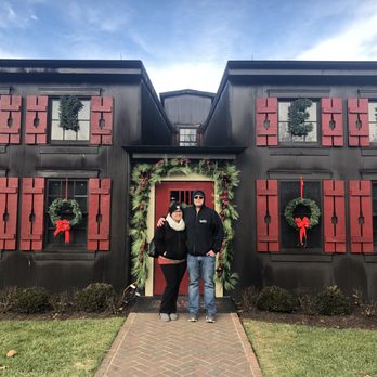 Maker's Mark Distillery - Gorgeous grounds at Christmas-time! - Tours Near Me - Loretto, Kentucky