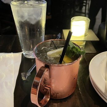 Yard House - Hawaiian Mule - New American Near Me - Rancho Mirage, California