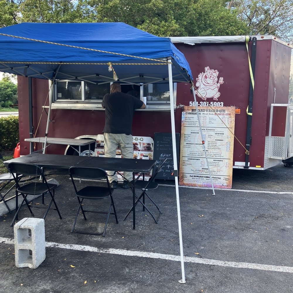Howard's BBQ - The truck and outdoor seating  ;opposite family dollar)  SE corner Congress and Lantana - Barbeque Near Me - Lake Worth, Florida