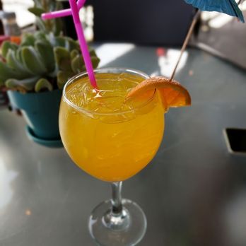 Cambria Mimosas - Mango mimosa - American Near Me - Cambria, California