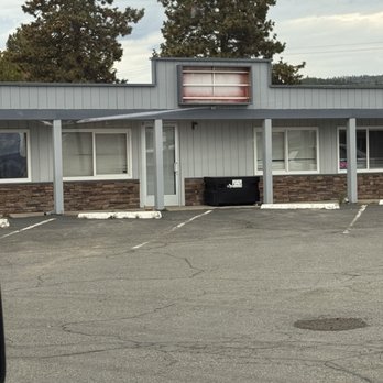 Old School Barber Shop - Closed storefront - Barbers Near Me - Cle Elum, Washington Old School Barber Shop - Closed storefront - Barbers Near Me - Cle Elum, Washington
