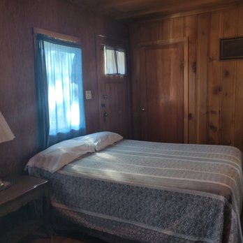 Carson River Resort - Cabin Room - Resorts Near Me - Markleeville, California Carson River Resort - Cabin Room - Resorts Near Me - Markleeville, California