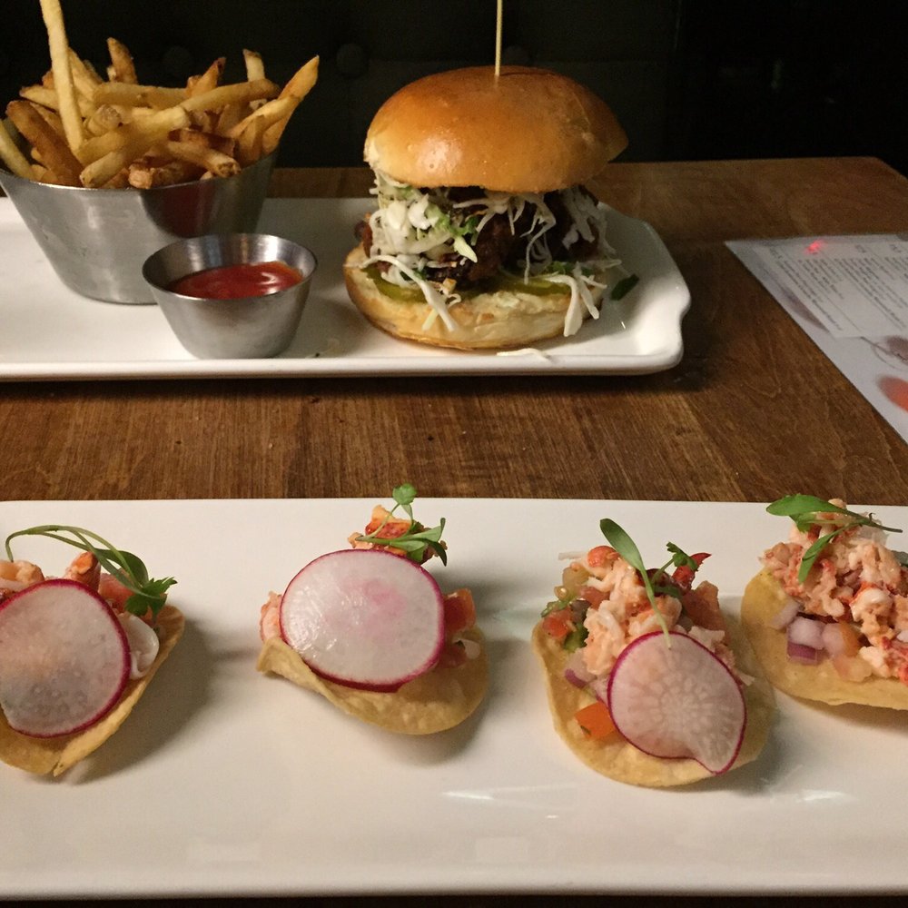 Earls Kitchen + Bar - Canadian (New) Near Me - Vancouver, British Columbia
