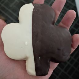 Black and white cookie