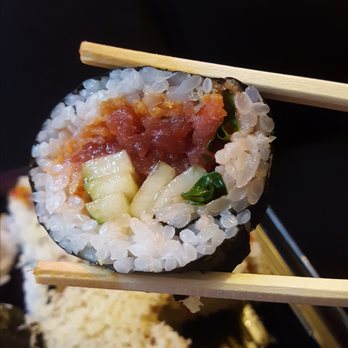 Kameya Ramen & Sushi - Tuna 911 Roll - Ramen Near Me - Chicago, Illinois